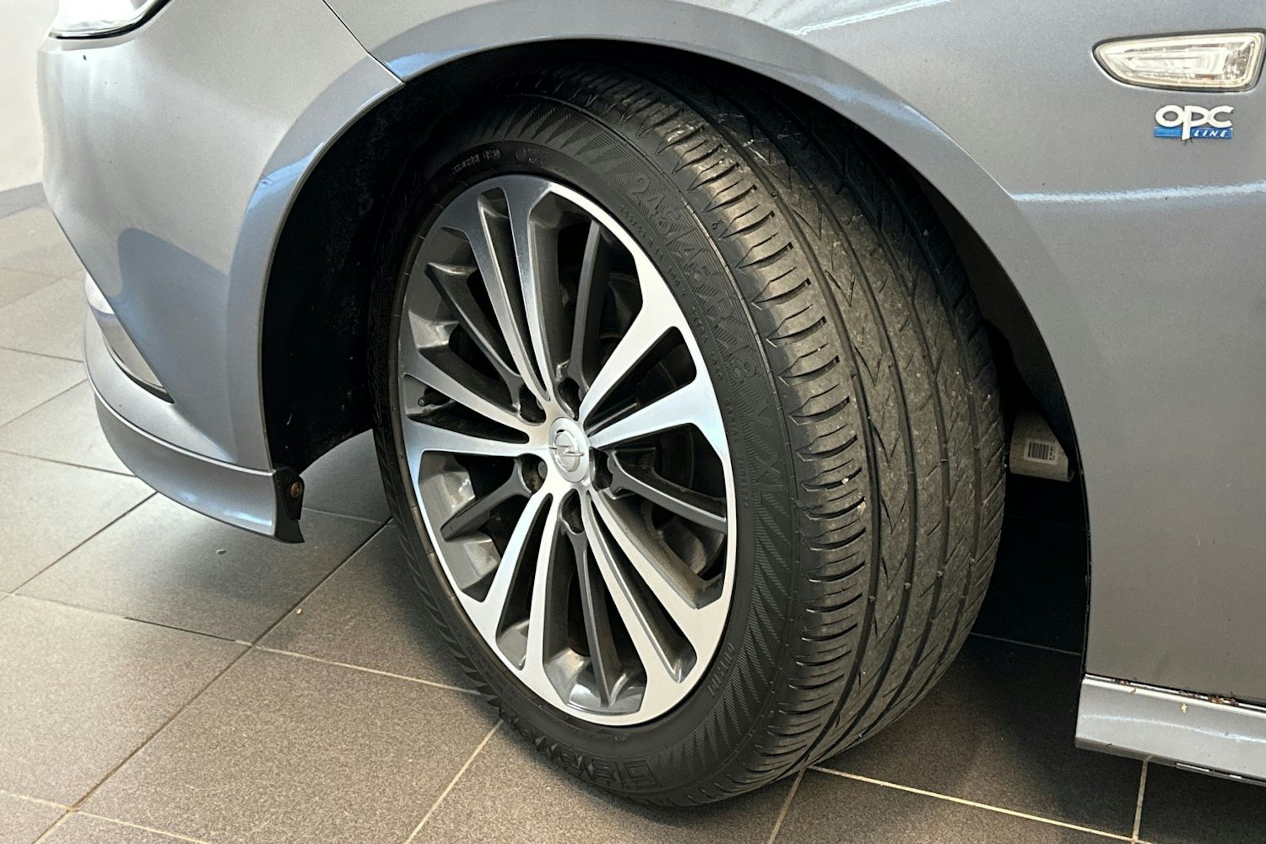 harmaa Opel Insignia 2020 kuva 13.
