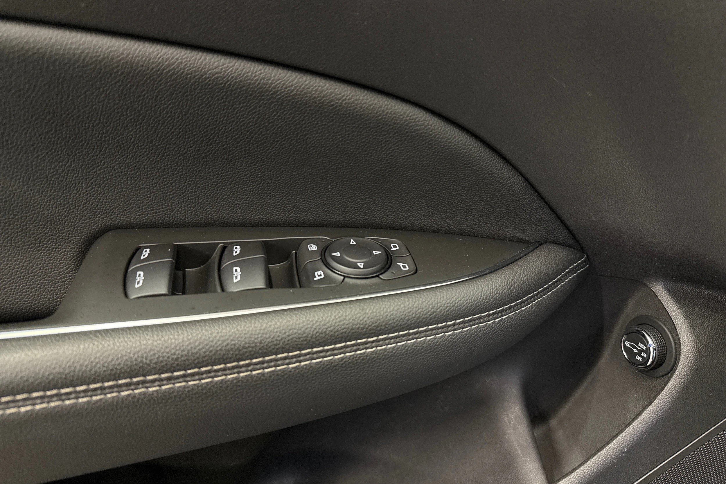 harmaa Opel Insignia 2020 kuva 22.