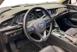punainen Opel Insignia 2020 kuva 8.