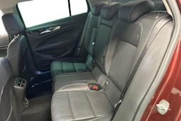 punainen Opel Insignia 2020 kuva 11.
