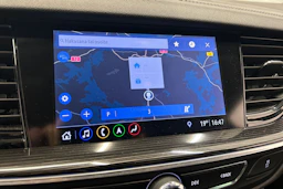 punainen Opel Insignia 2020 kuva 24.