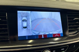 punainen Opel Insignia 2020 kuva 25.