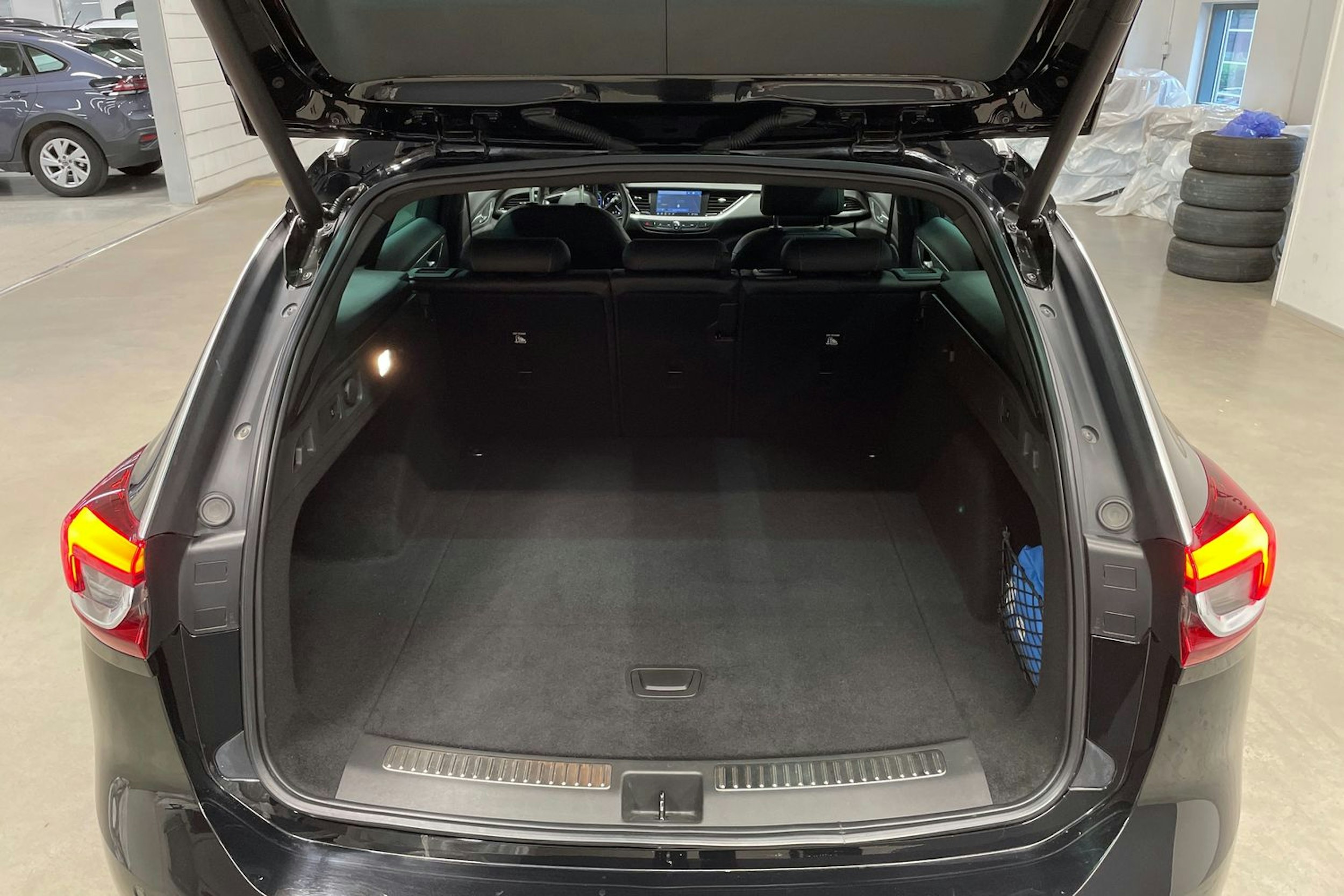 met. musta Opel Insignia 2021 kuva 15.