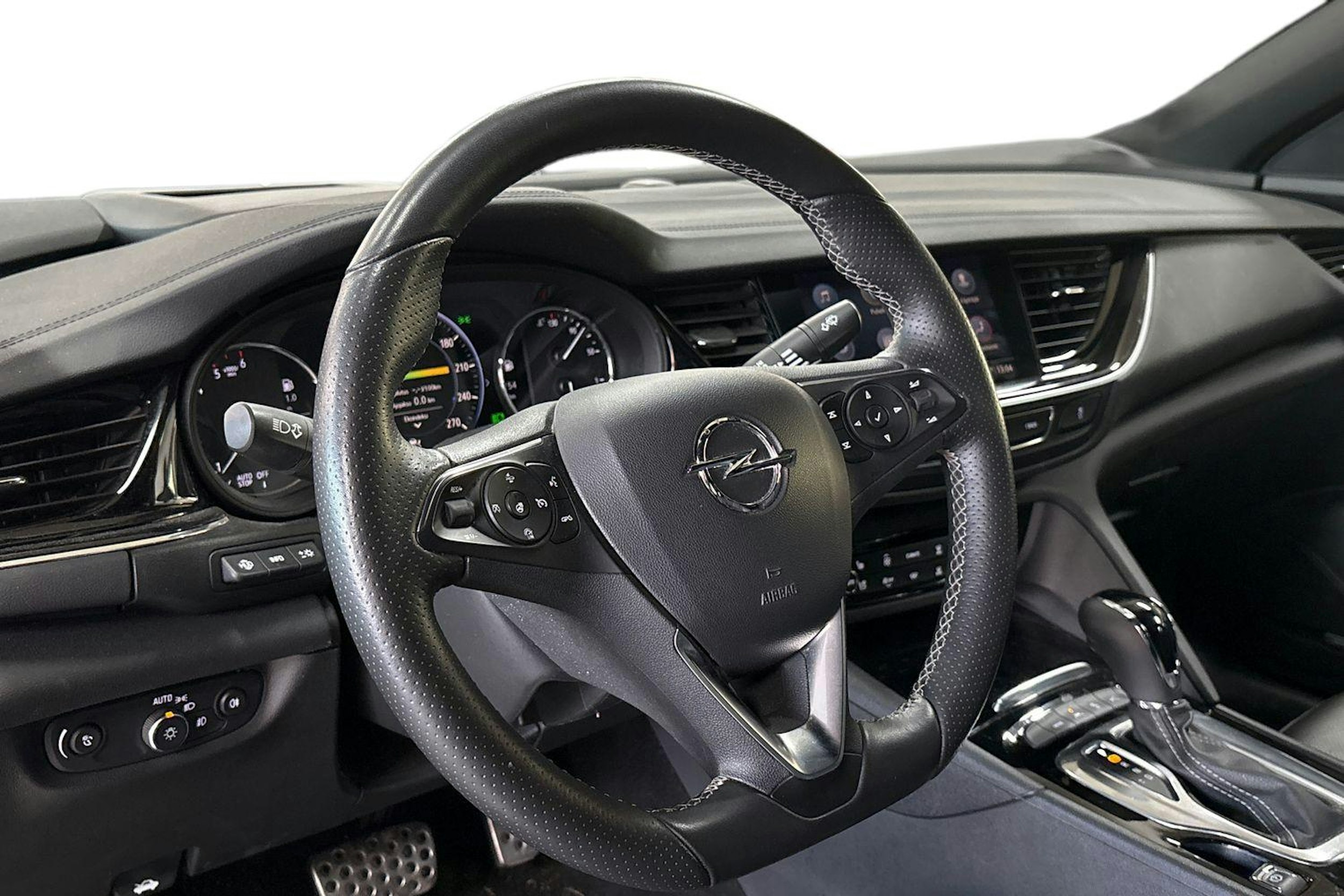 harmaa Opel Insignia 2021 kuva 3.