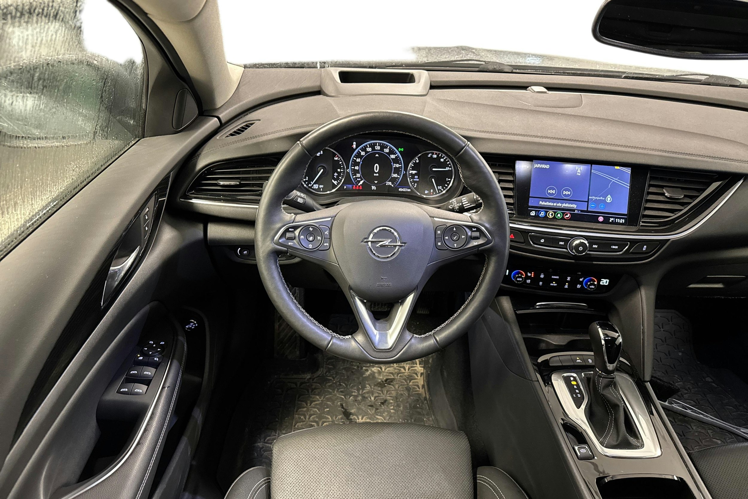 Harmaa Opel Insignia 2021 kuva 3.