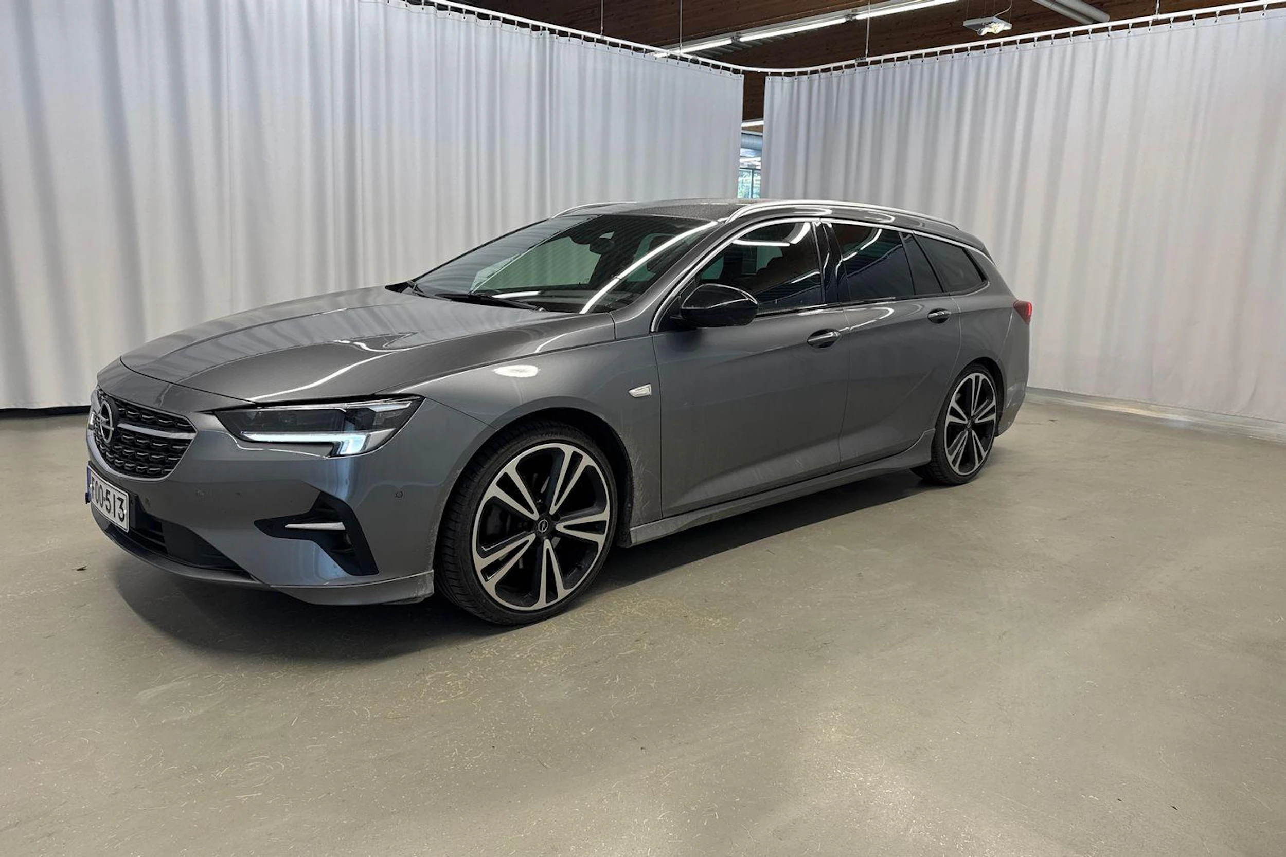 harmaa Opel Insignia 2021 kuva 3.