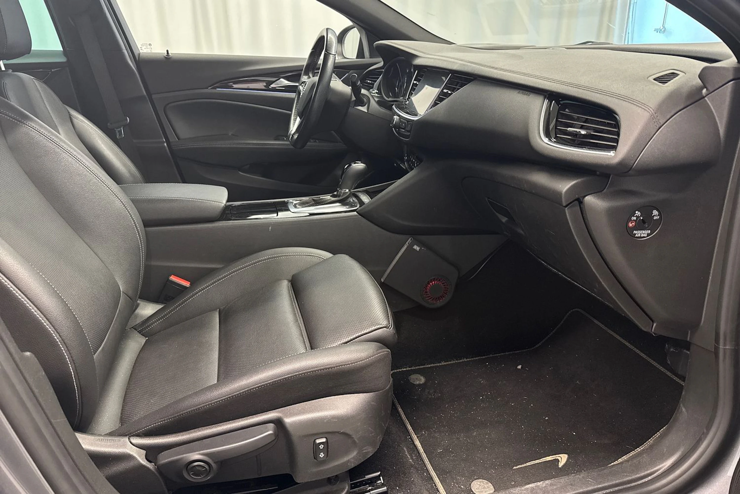 harmaa Opel Insignia 2021 kuva 8.