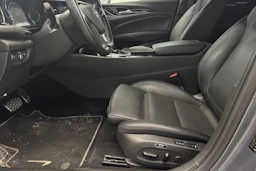 harmaa Opel Insignia 2021 kuva 10.