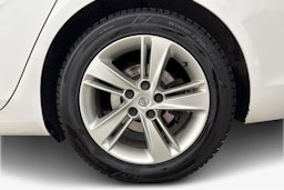 valkoinen Opel Insignia 2021 kuva 11.