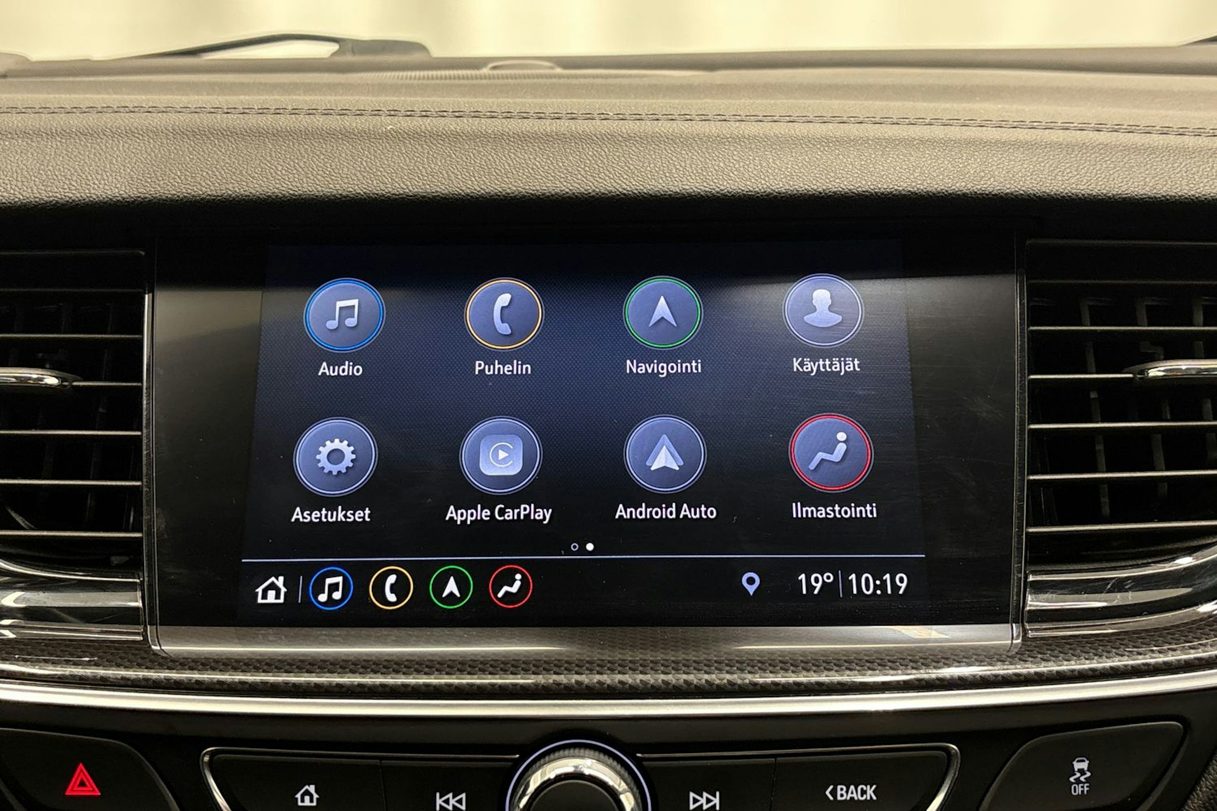 valkoinen Opel Insignia 2021 kuva 21.