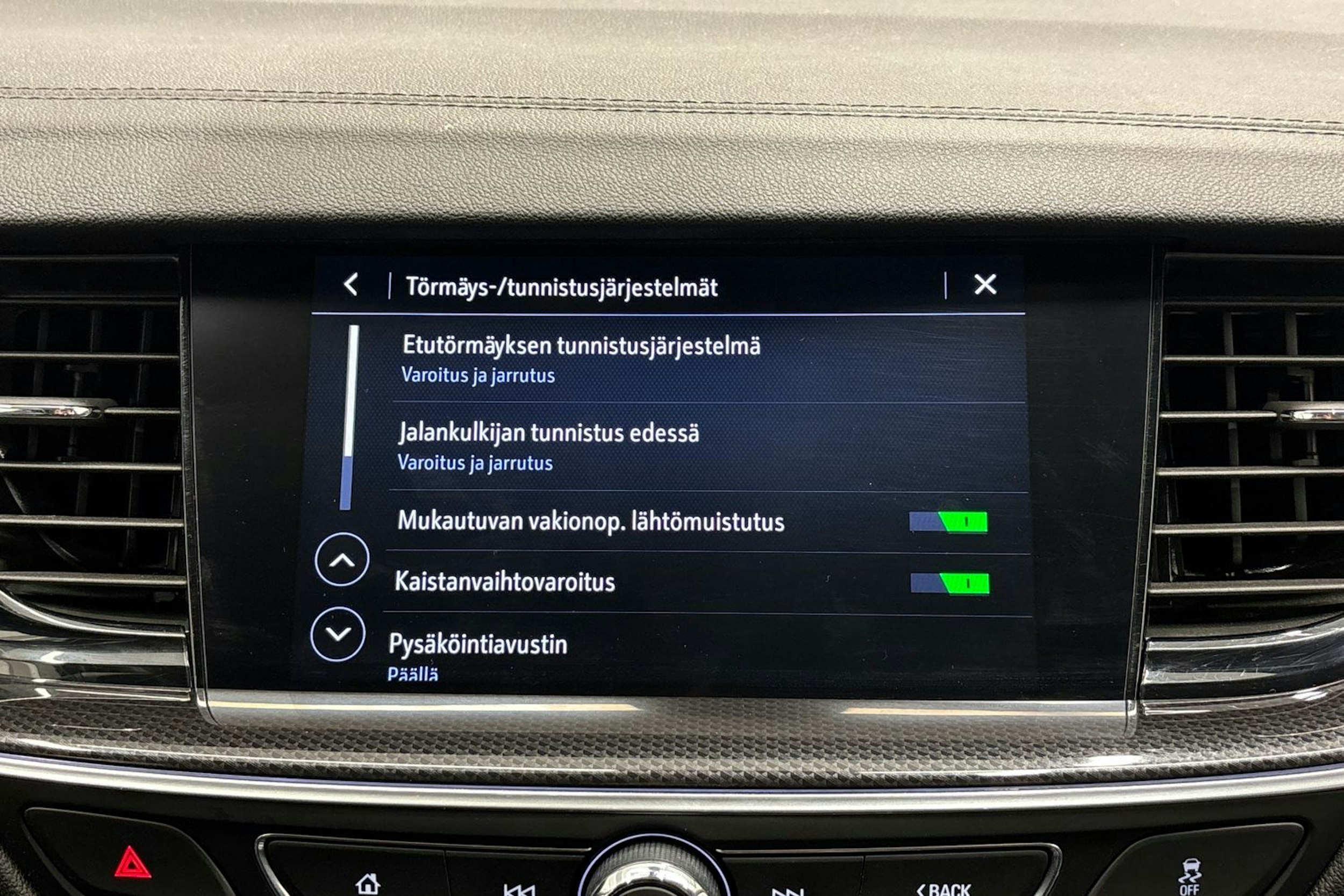 valkoinen Opel Insignia 2021 kuva 27.