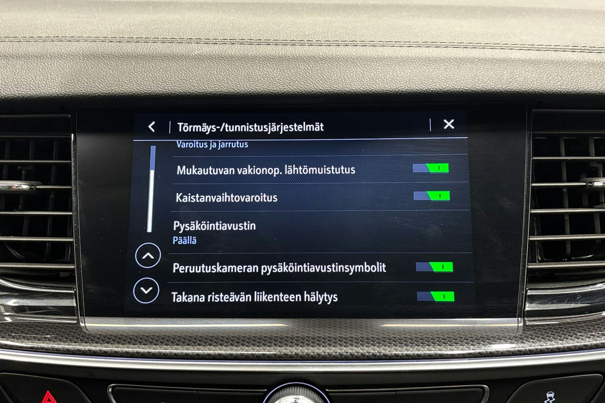 valkoinen Opel Insignia 2021 kuva 28.