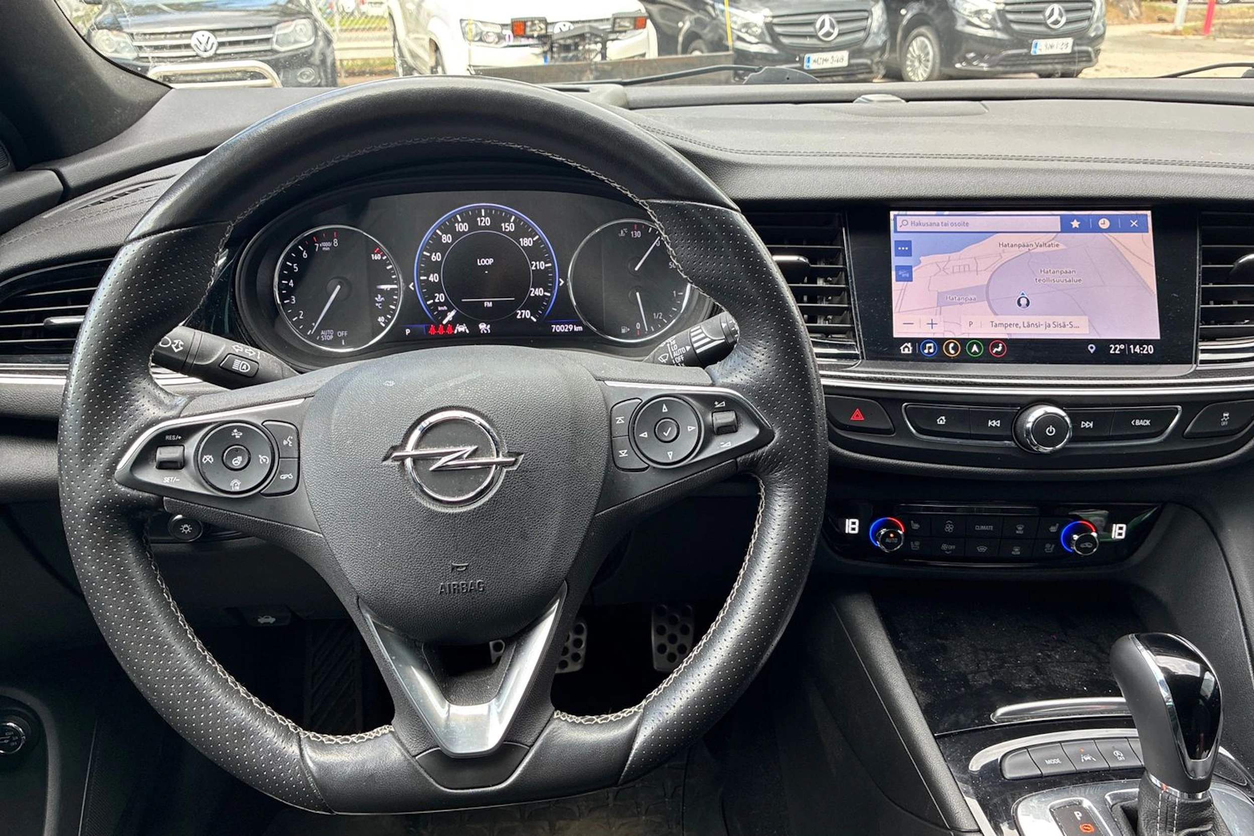 punainen Opel Insignia 2021 kuva 4.