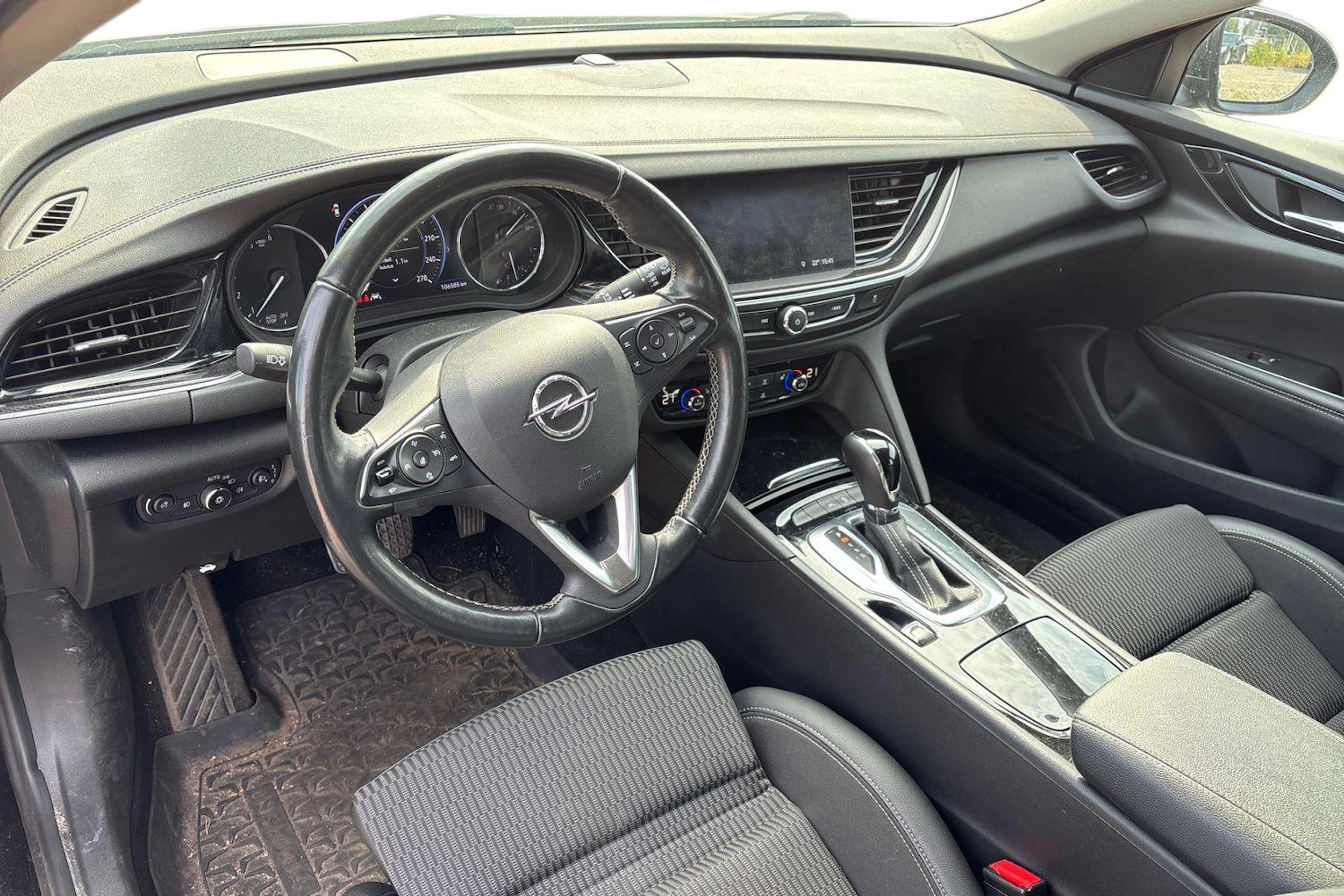 Musta Opel Insignia 2021 kuva 6.