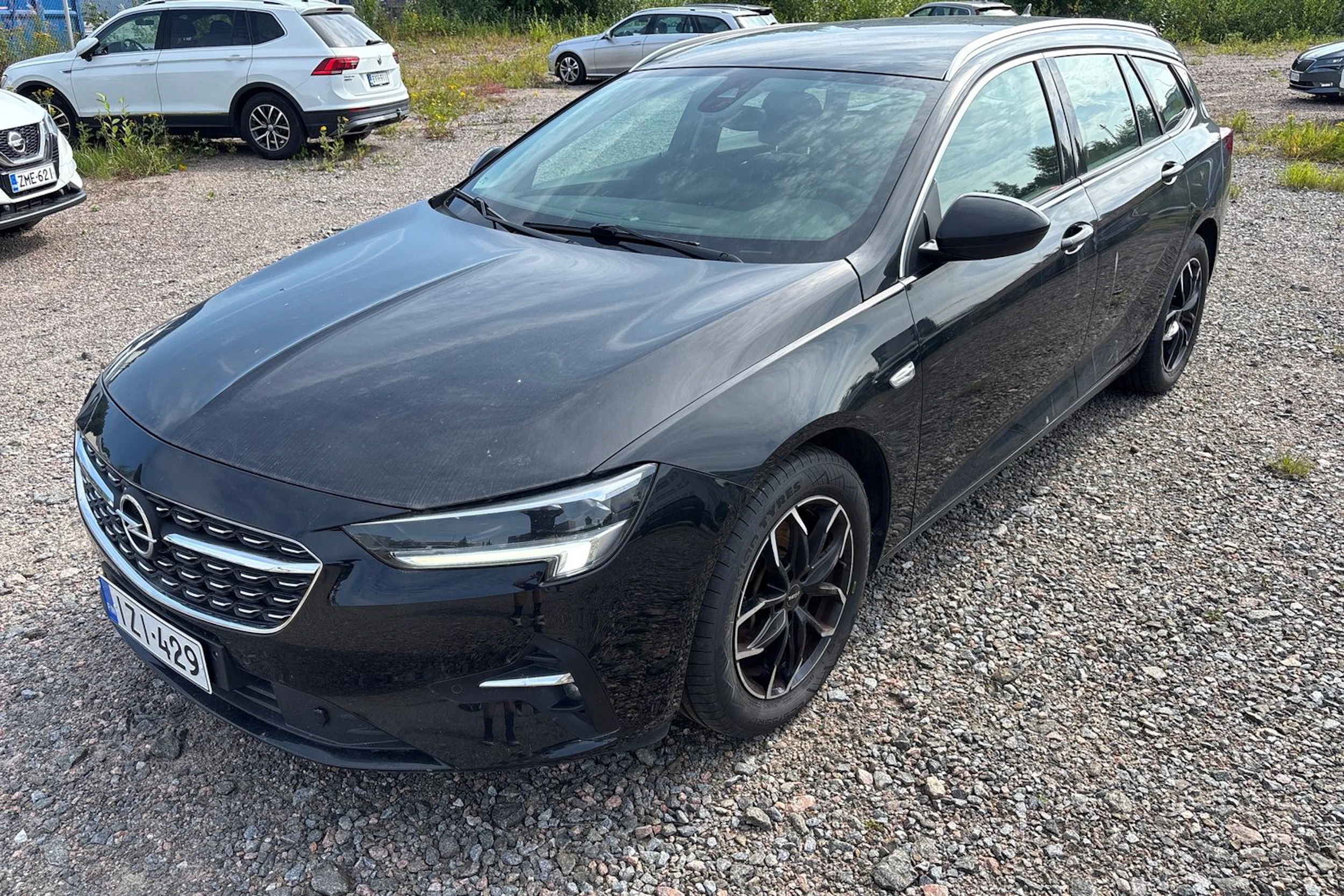 Musta Opel Insignia 2021 kuva 11.