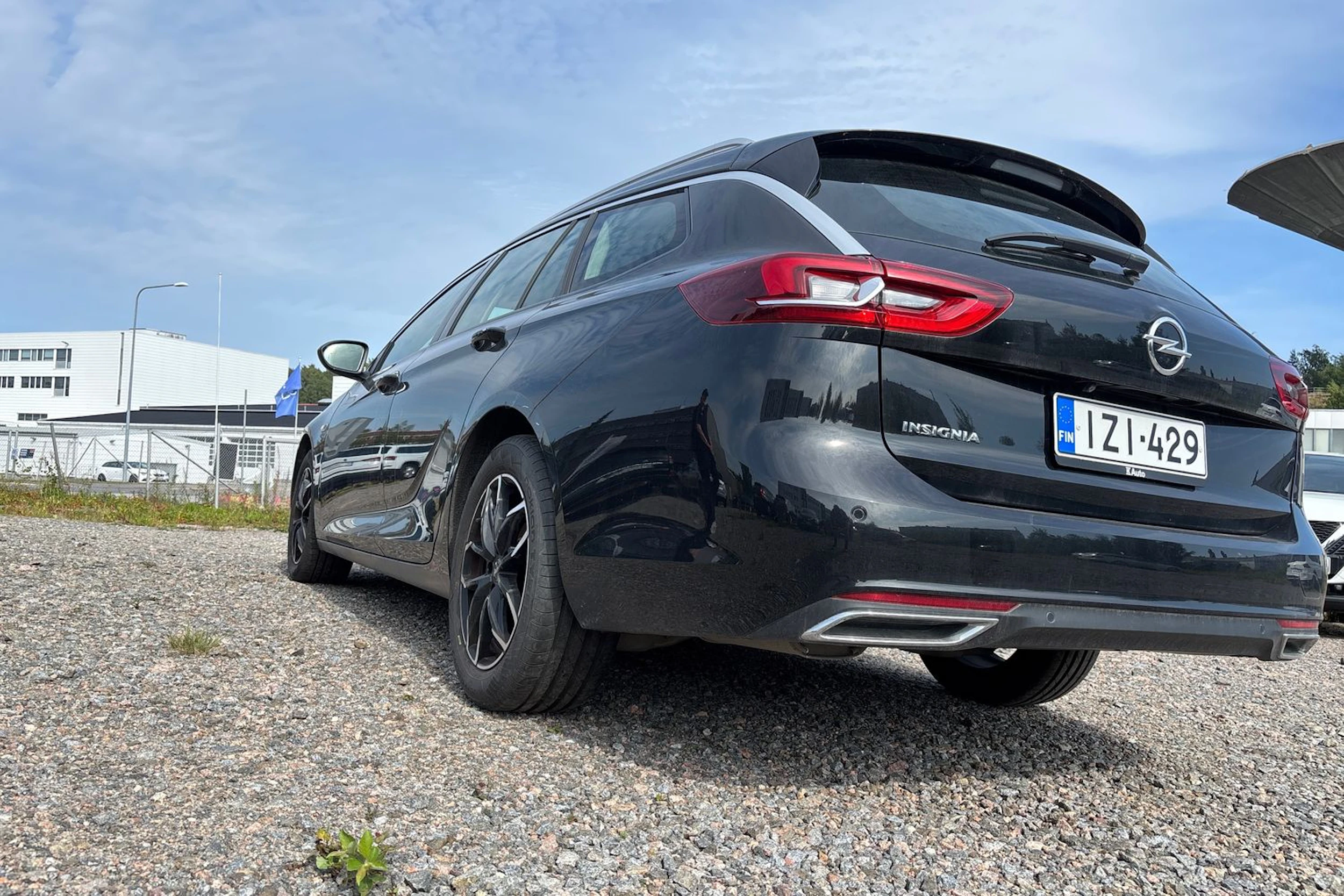 Musta Opel Insignia 2021 kuva 13.