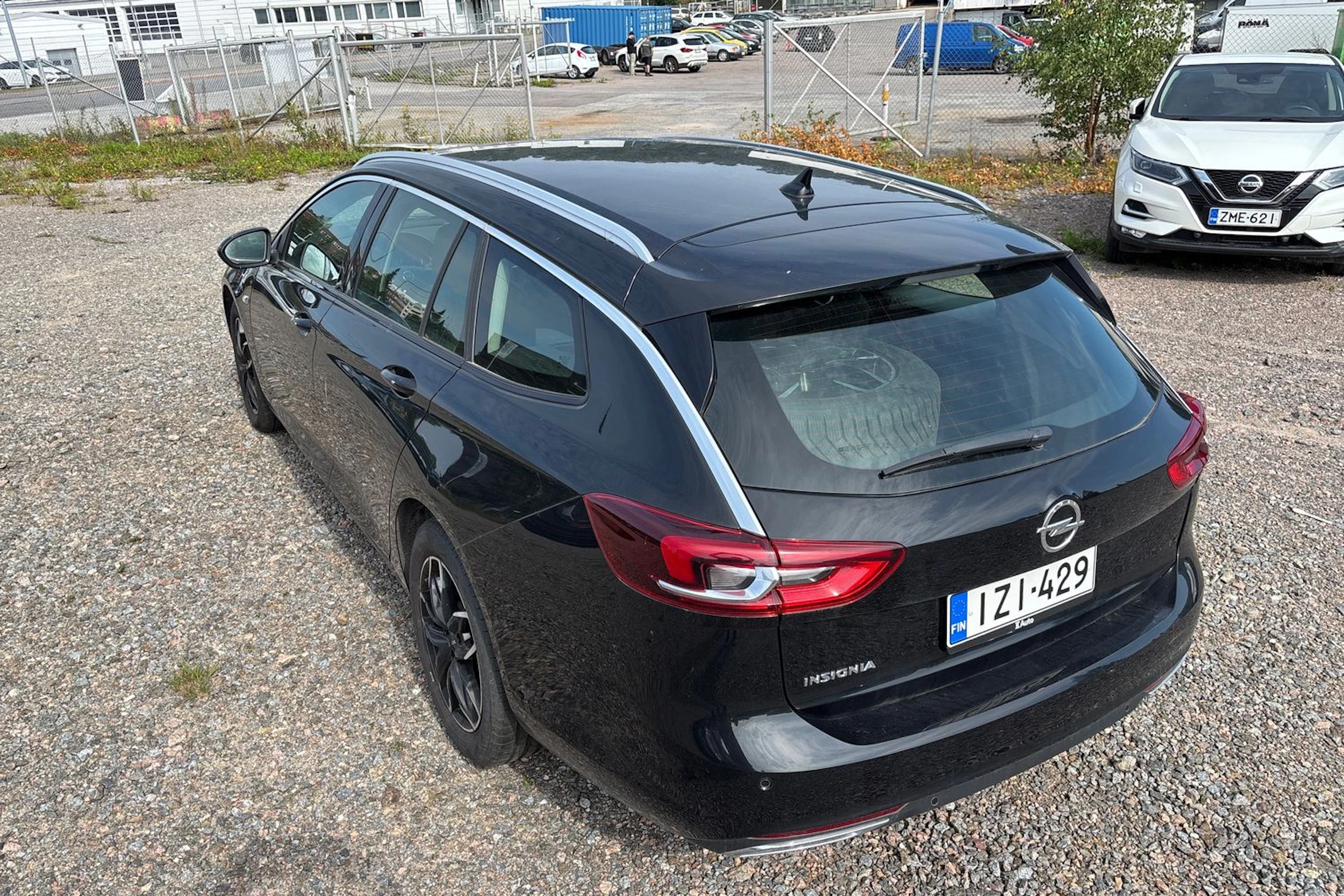 Musta Opel Insignia 2021 kuva 14.