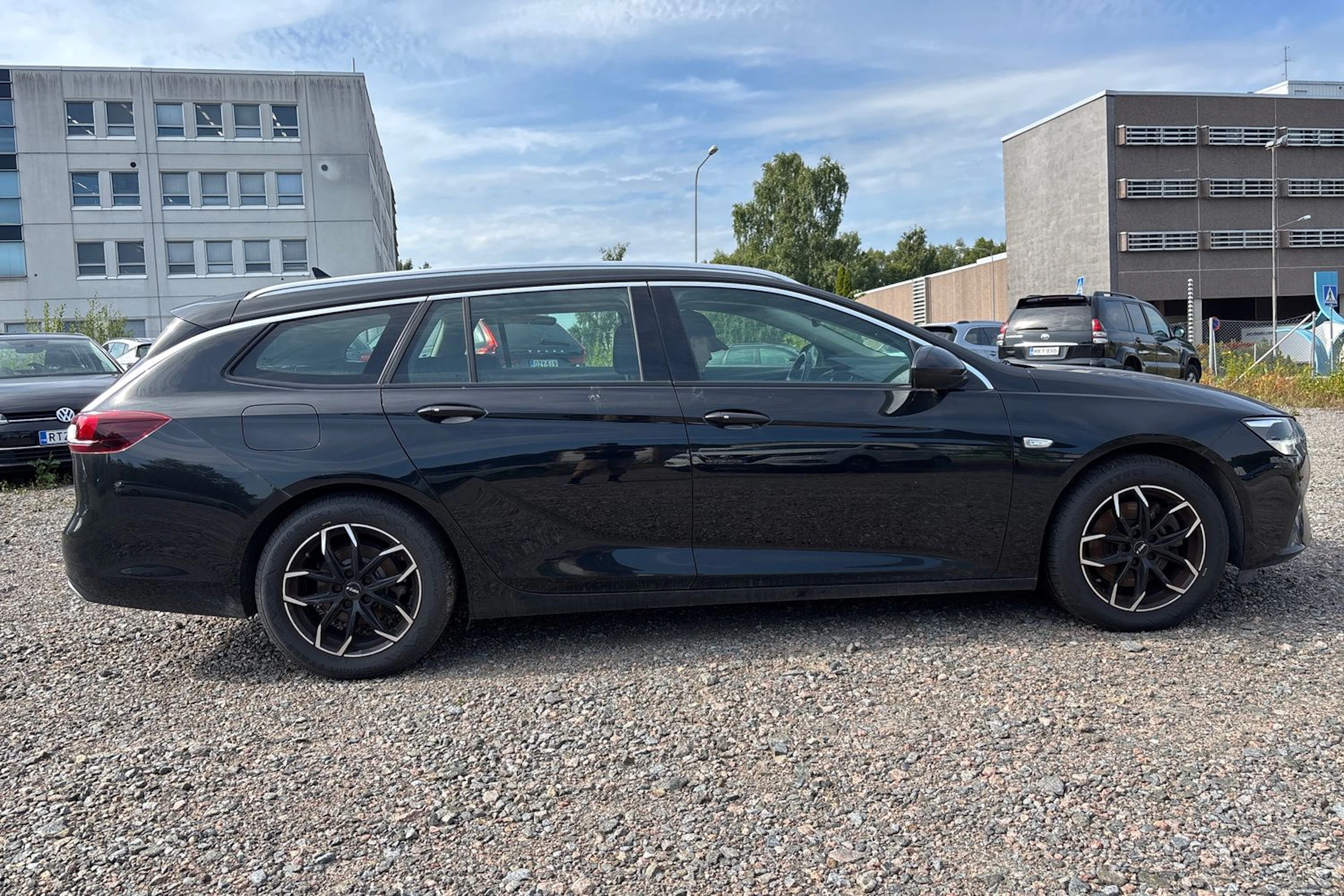 Musta Opel Insignia 2021 kuva 18.