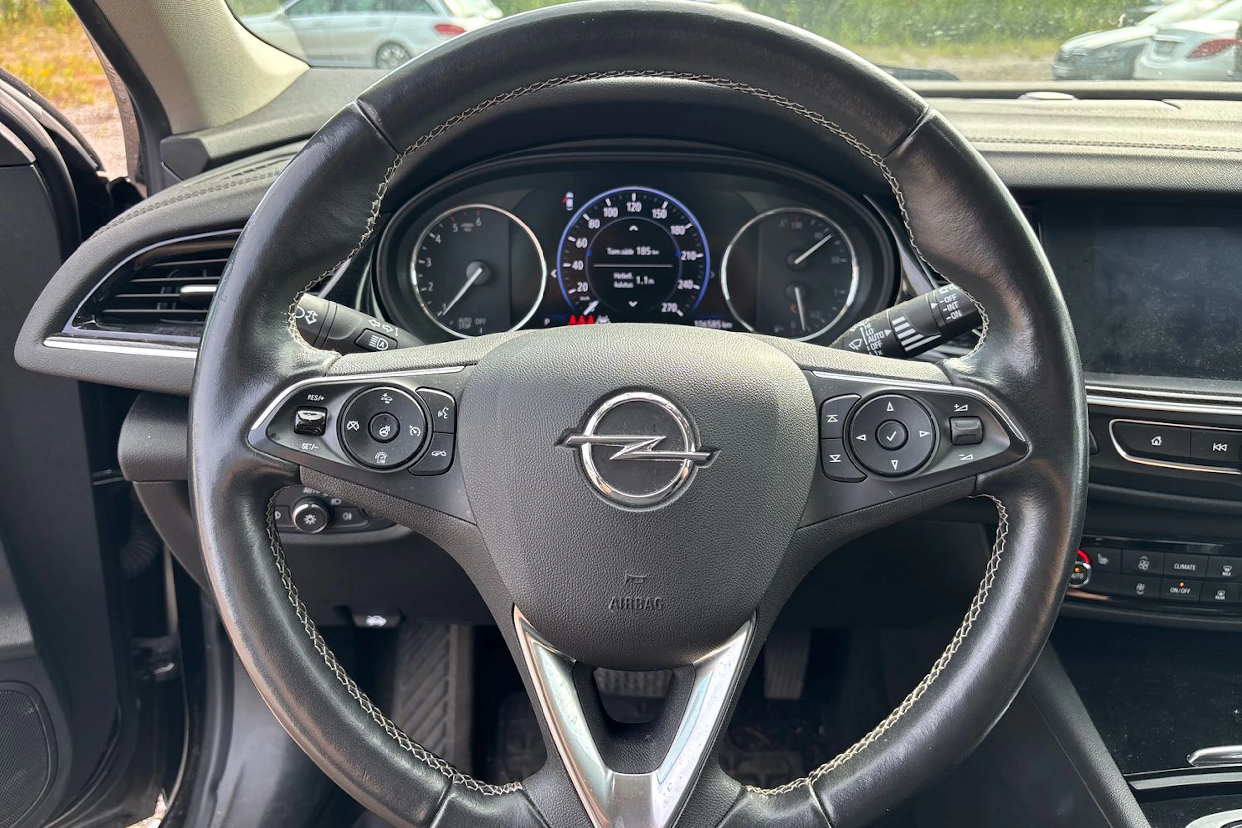 Musta Opel Insignia 2021 kuva 27.