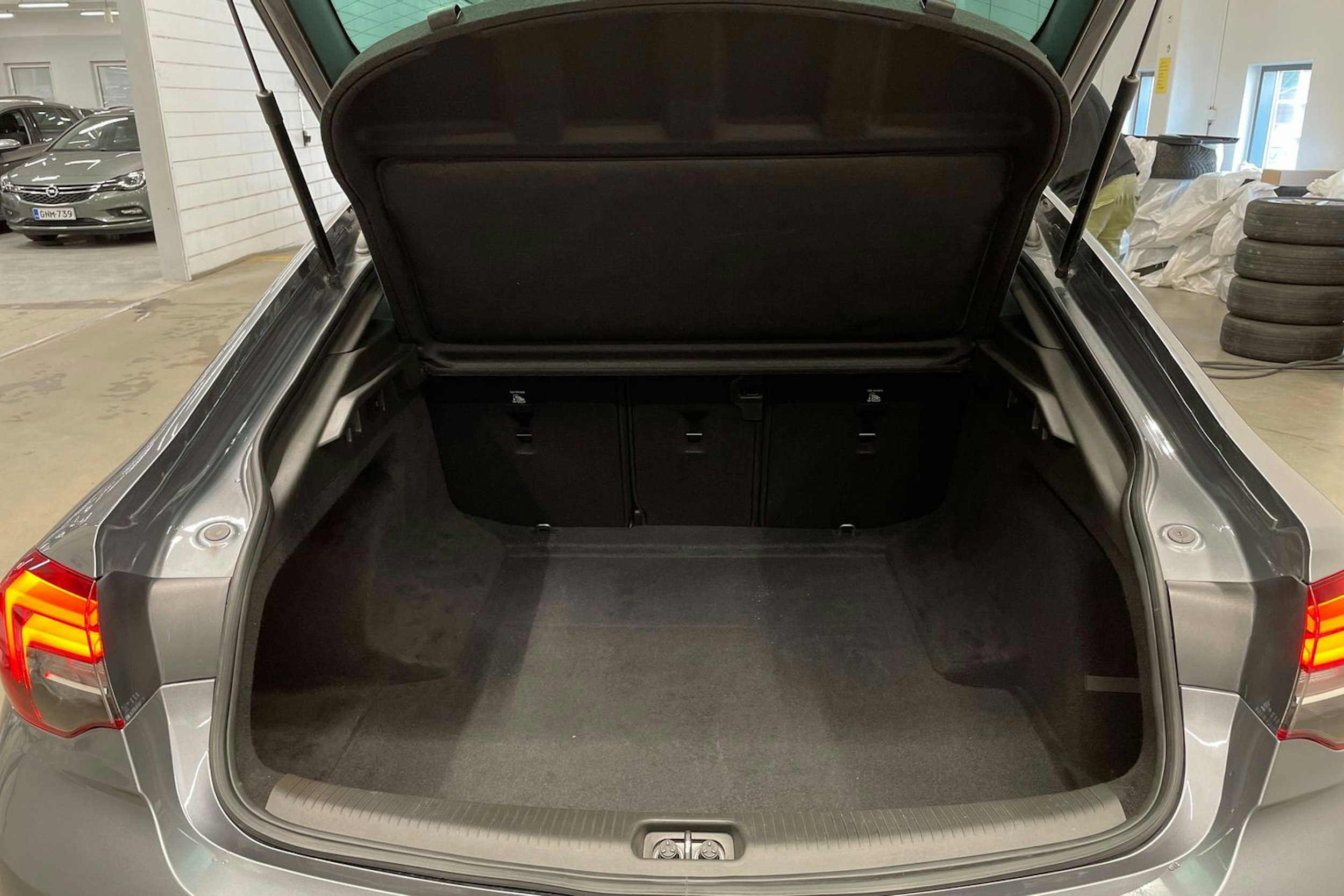 harmaa Opel Insignia 2021 kuva 15.