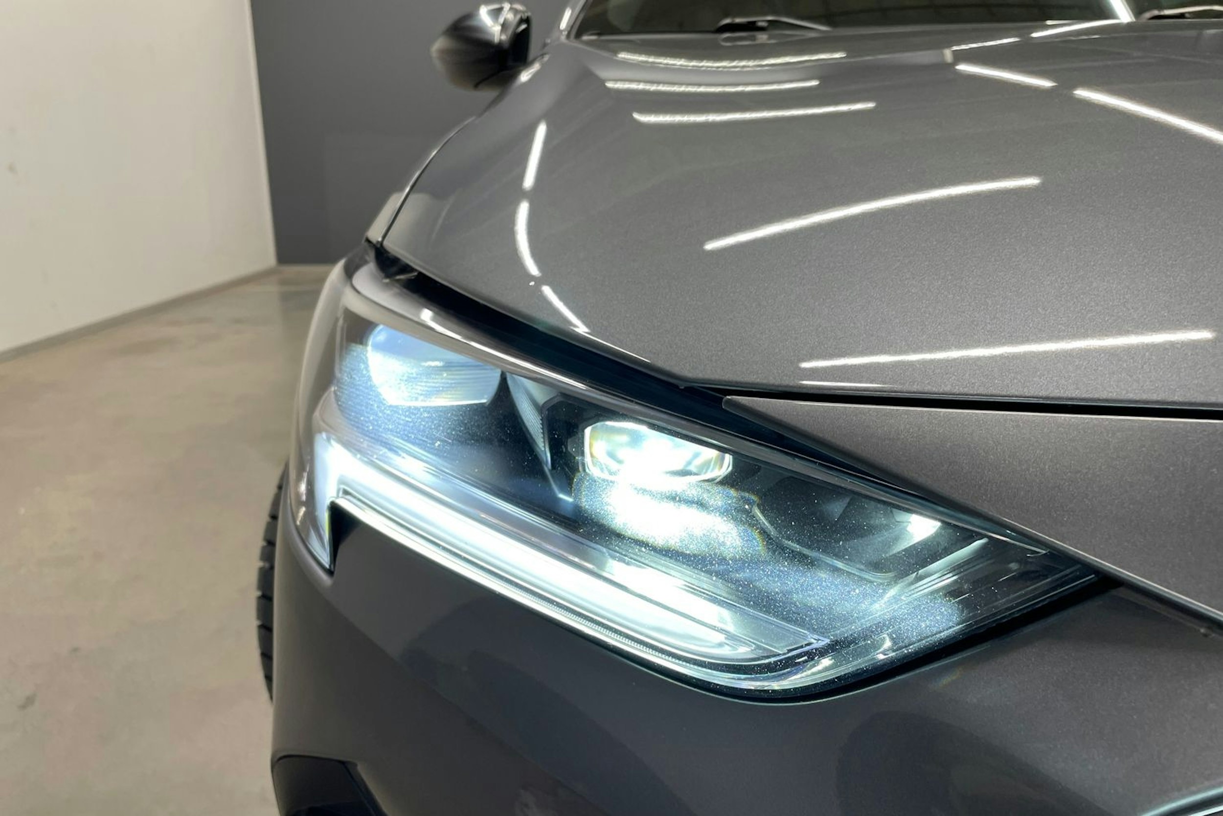 harmaa Opel Insignia 2021 kuva 16.