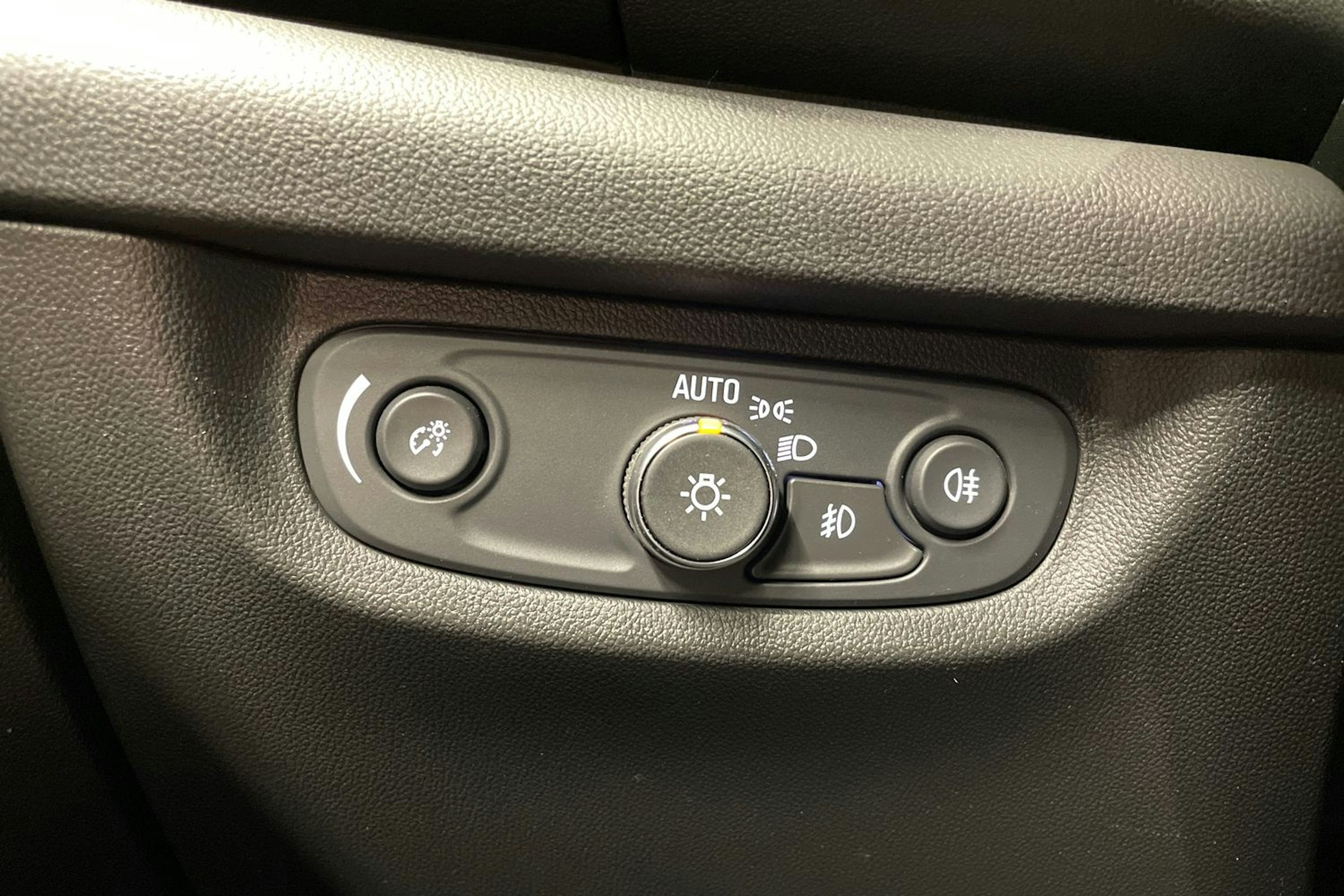 harmaa Opel Insignia 2021 kuva 24.