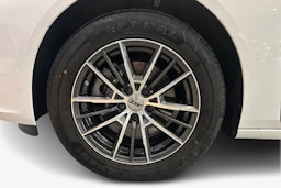 Valkoinen Opel Insignia 2021 kuva 11.