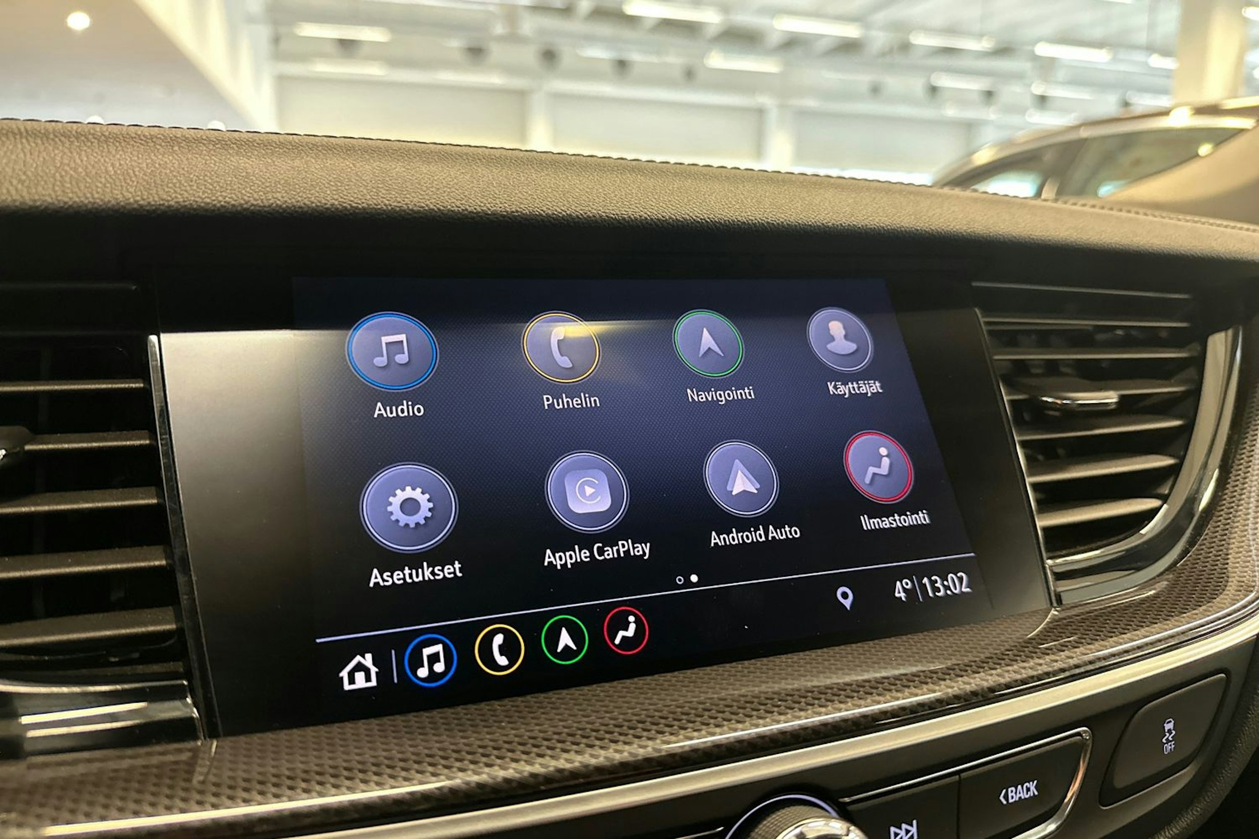 Valkoinen Opel Insignia 2021 kuva 17.