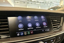Valkoinen Opel Insignia 2021 kuva 17.