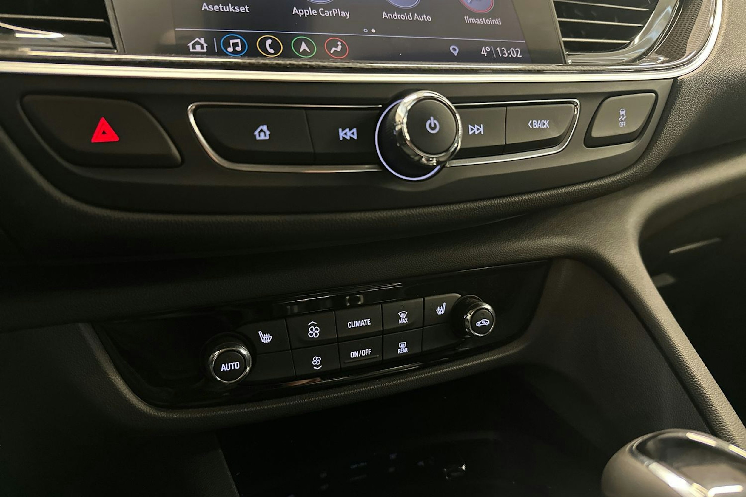 Valkoinen Opel Insignia 2021 kuva 18.