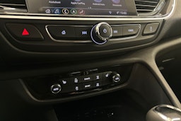 Valkoinen Opel Insignia 2021 kuva 18.