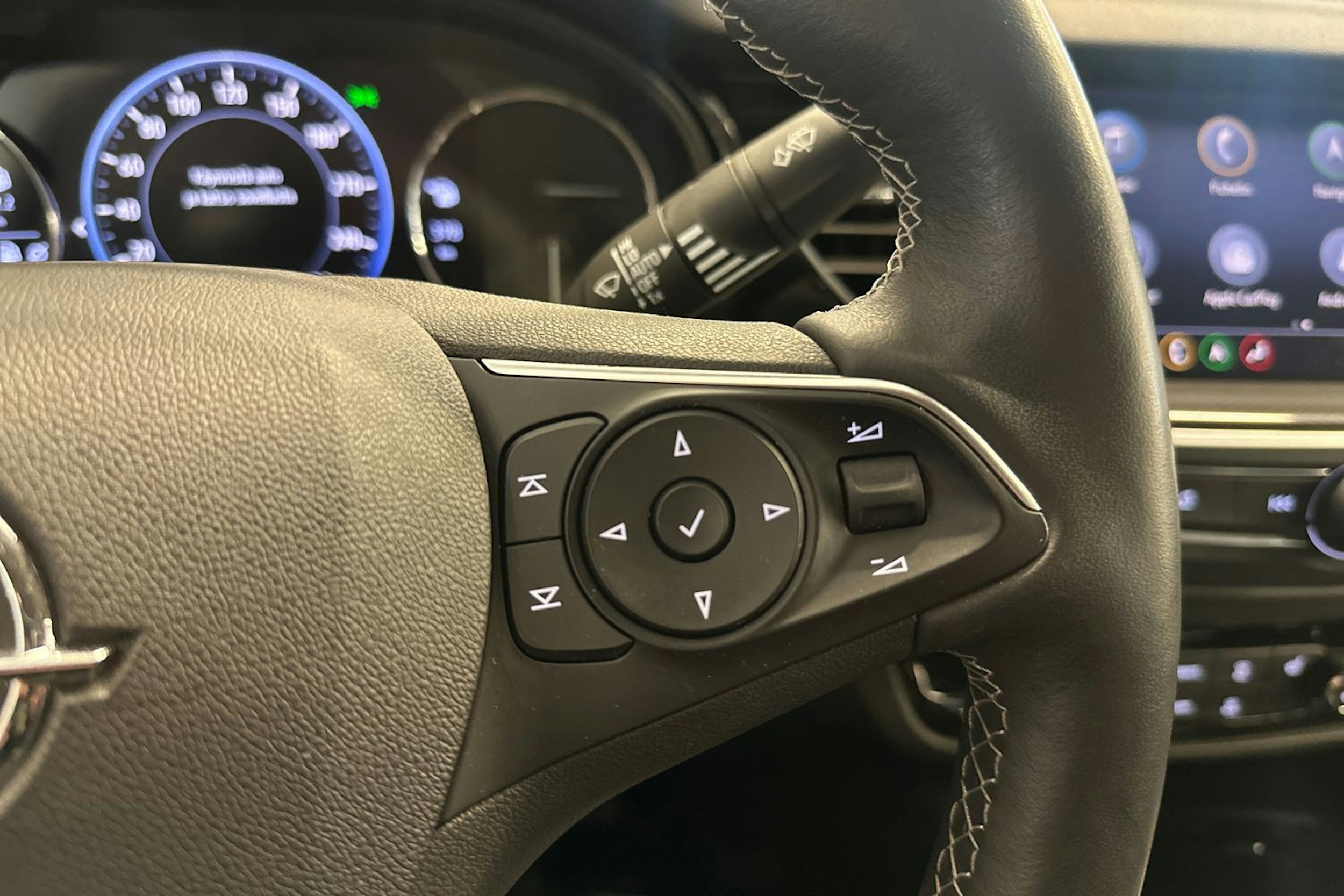 Valkoinen Opel Insignia 2021 kuva 20.