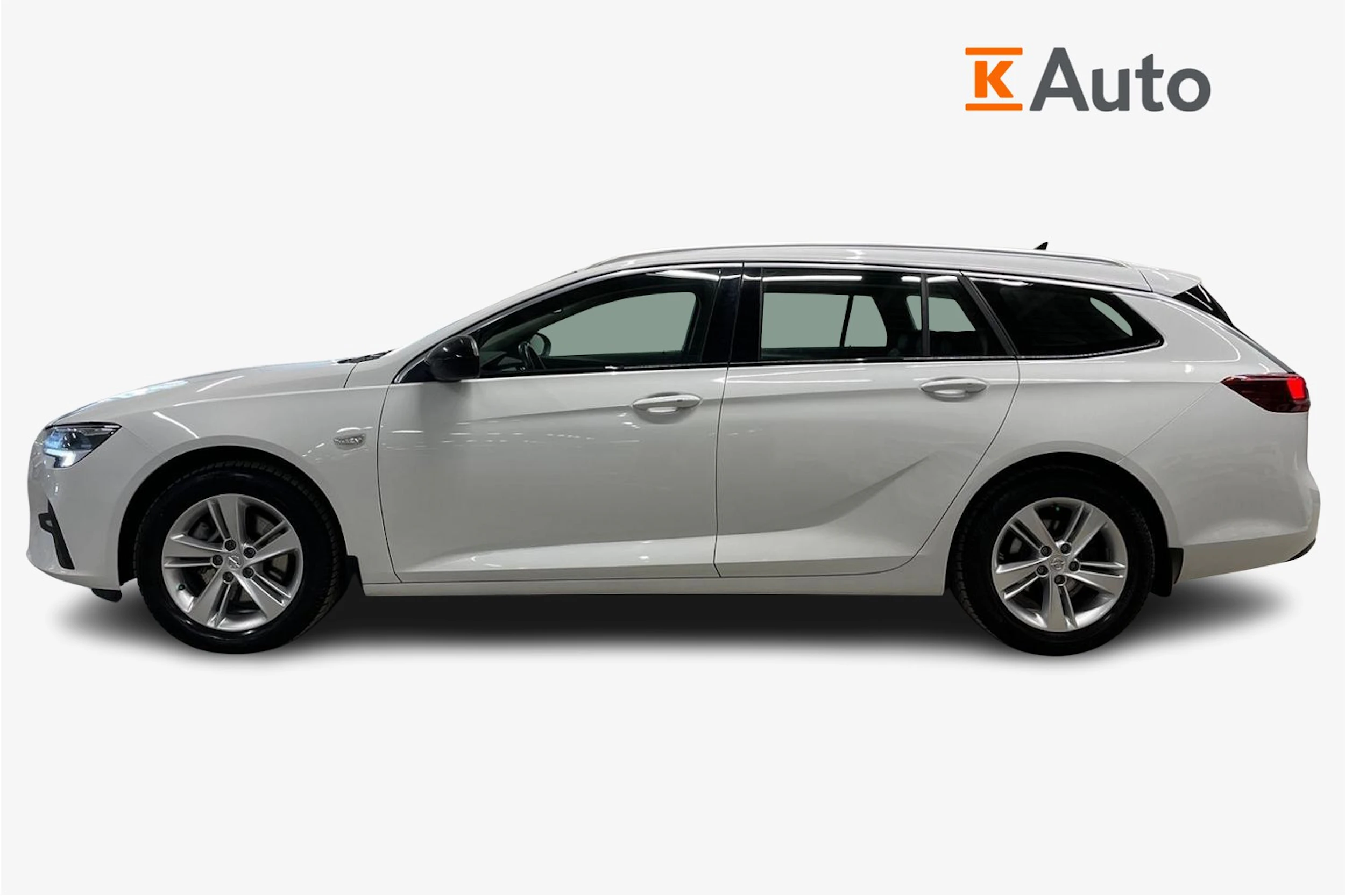 valkoinen Opel Insignia 2021 kuva 5.