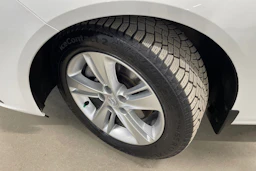 valkoinen Opel Insignia 2021 kuva 10.