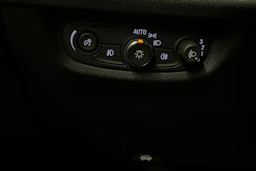 valkoinen Opel Insignia 2021 kuva 18.