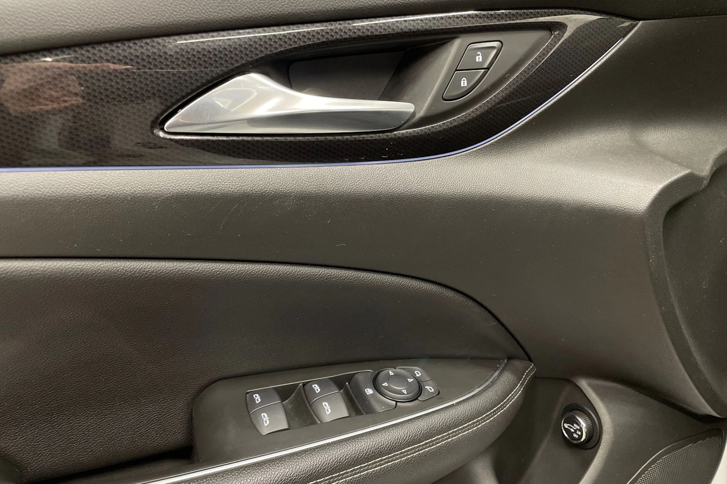 valkoinen Opel Insignia 2021 kuva 21.