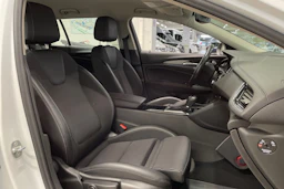 valkoinen Opel Insignia 2021 kuva 23.