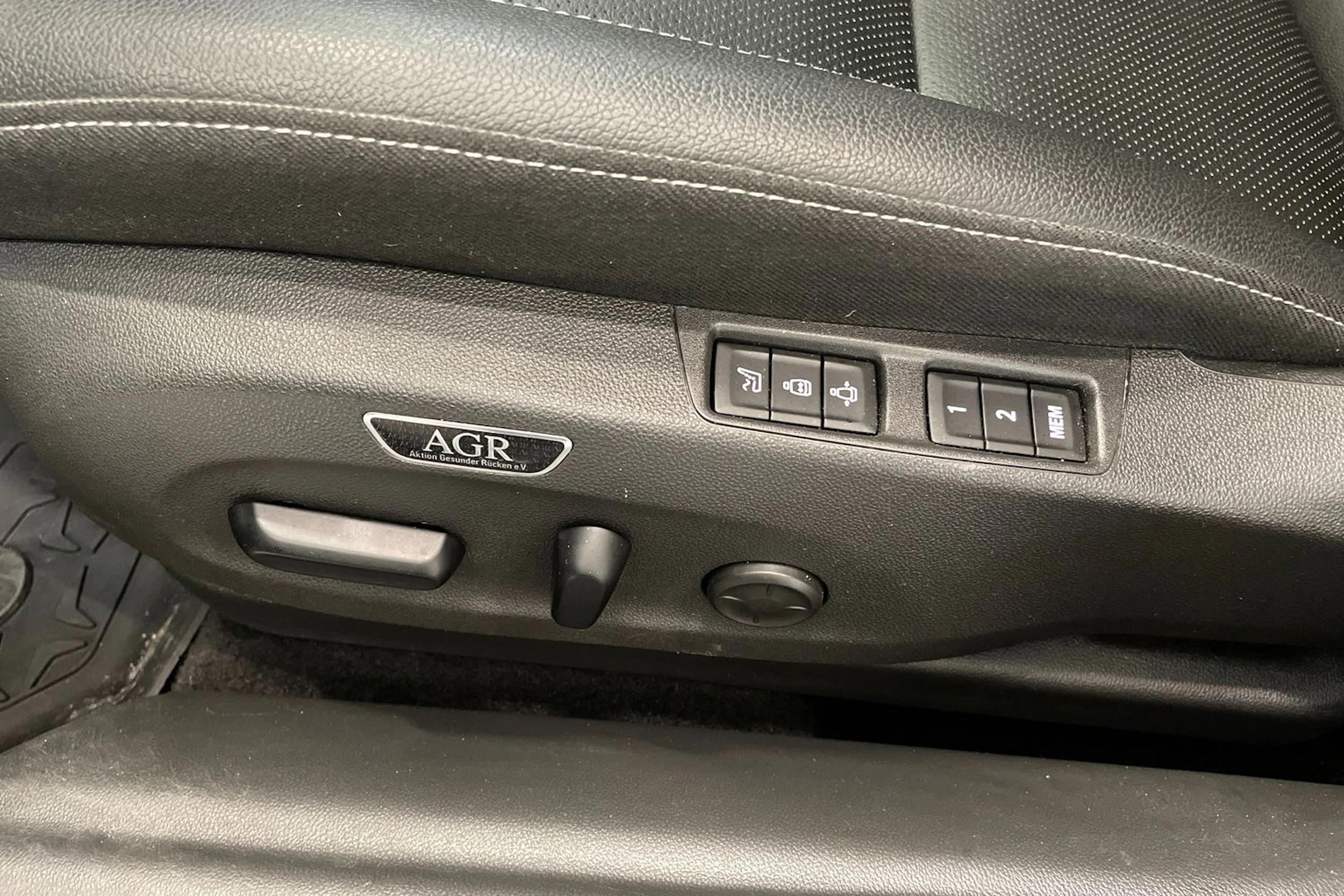 harmaa Opel Insignia 2022 kuva 12.