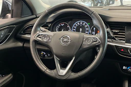 harmaa Opel Insignia 2022 kuva 13.