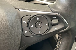 harmaa Opel Insignia 2022 kuva 16.