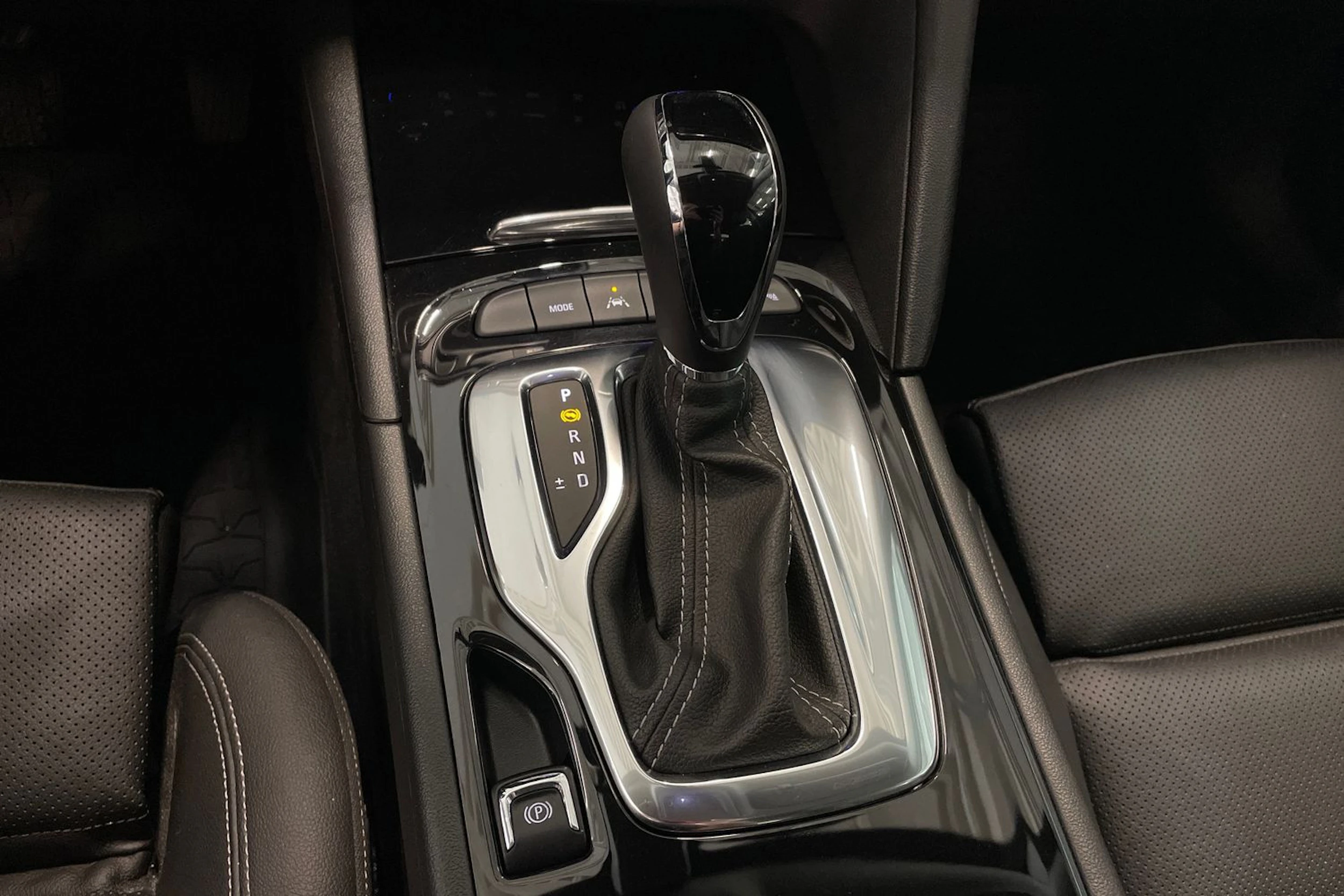 harmaa Opel Insignia 2022 kuva 28.