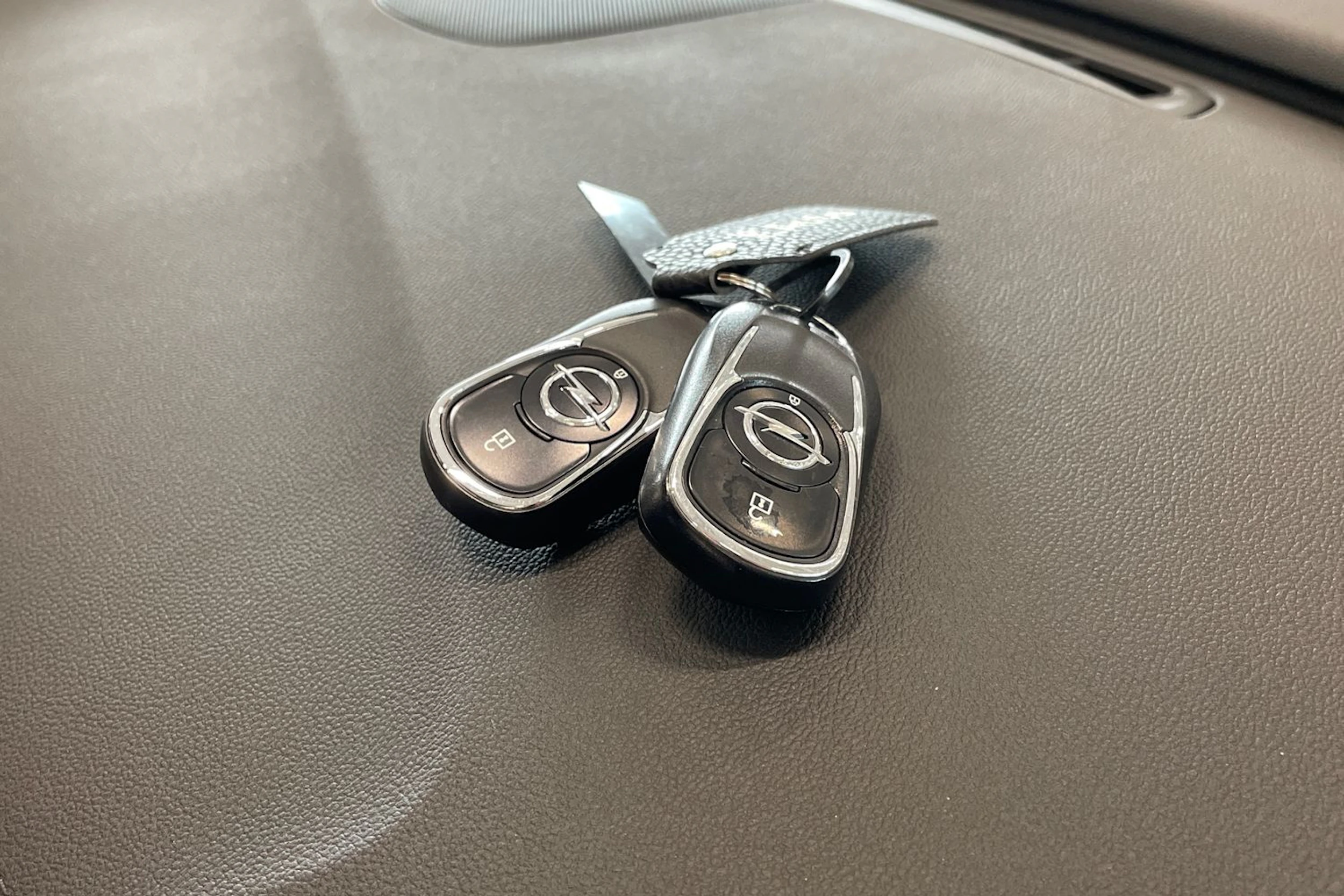 harmaa Opel Insignia 2022 kuva 31.