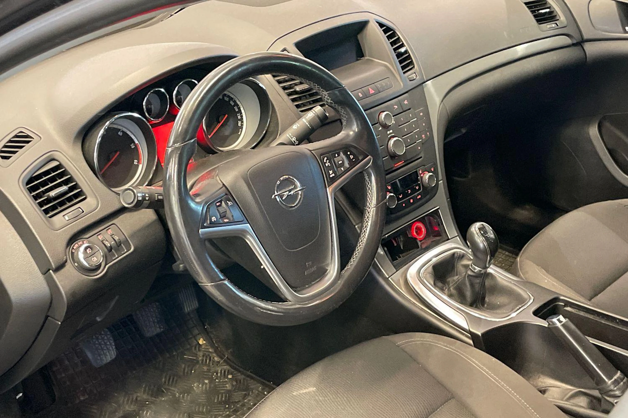 Harmaa Opel Insignia 2011 kuva 3.