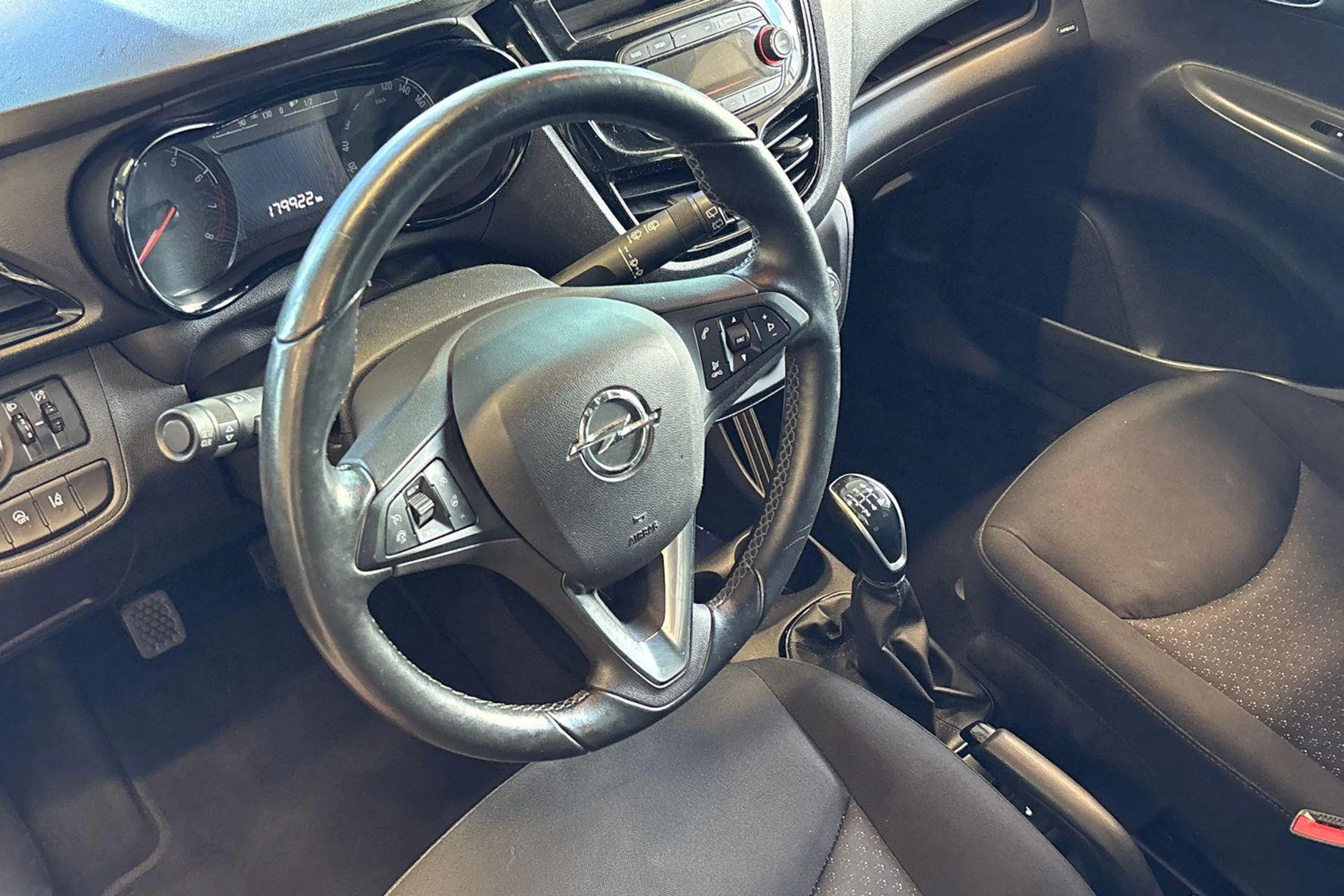 punainen Opel Karl 2016 kuva 6.