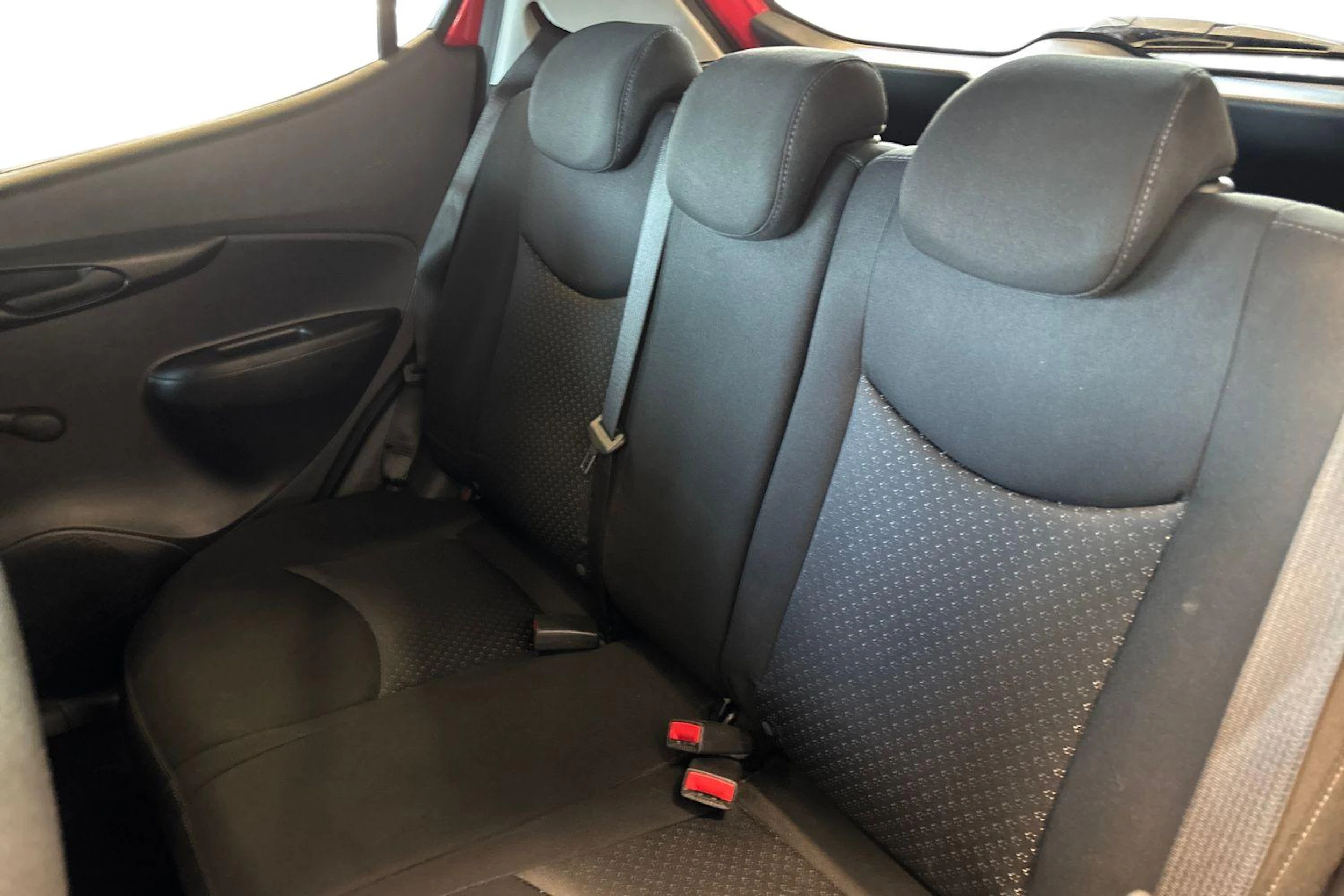 punainen Opel Karl 2016 kuva 8.