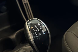 punainen Opel Karl 2016 kuva 20.