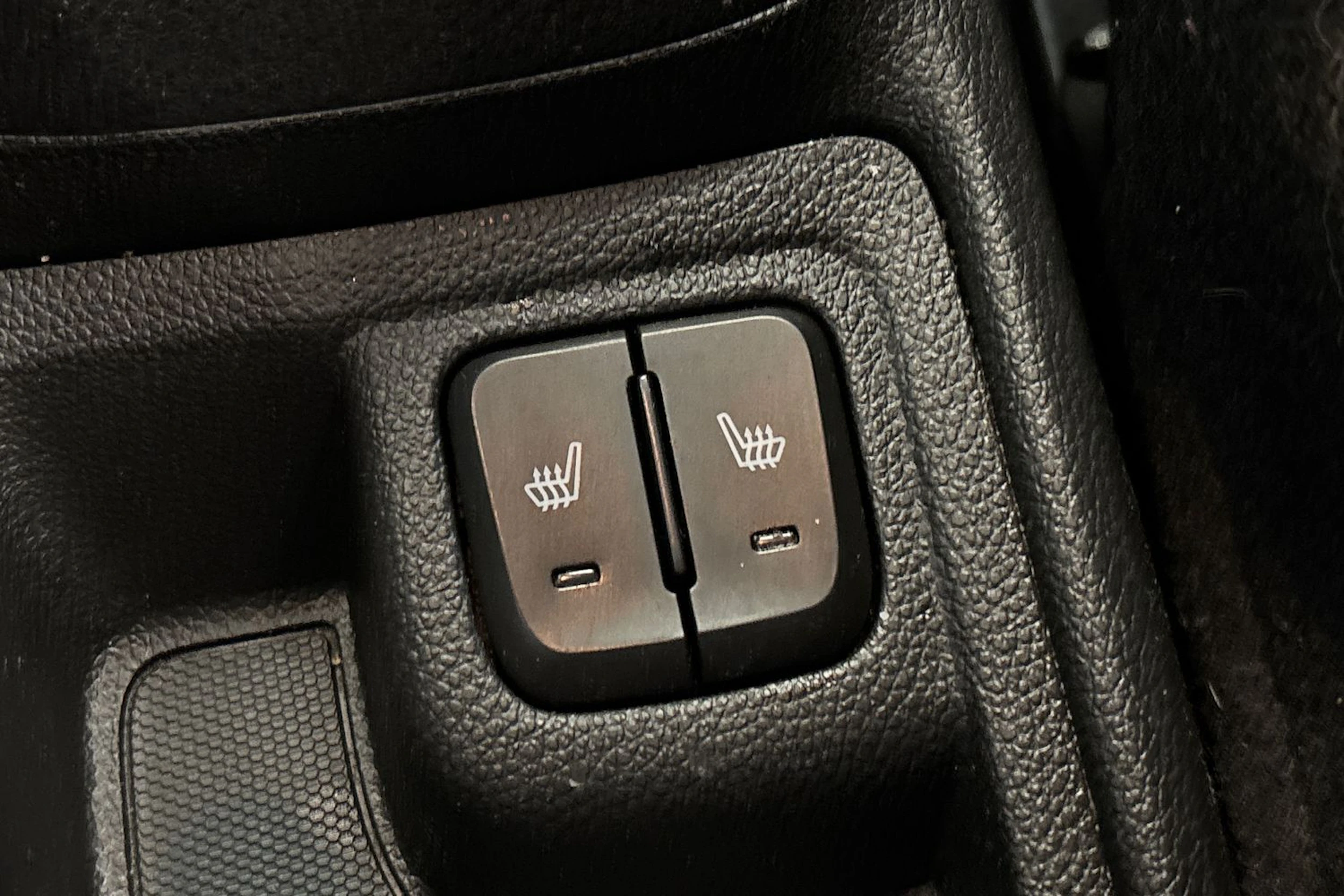 punainen Opel Karl 2016 kuva 21.