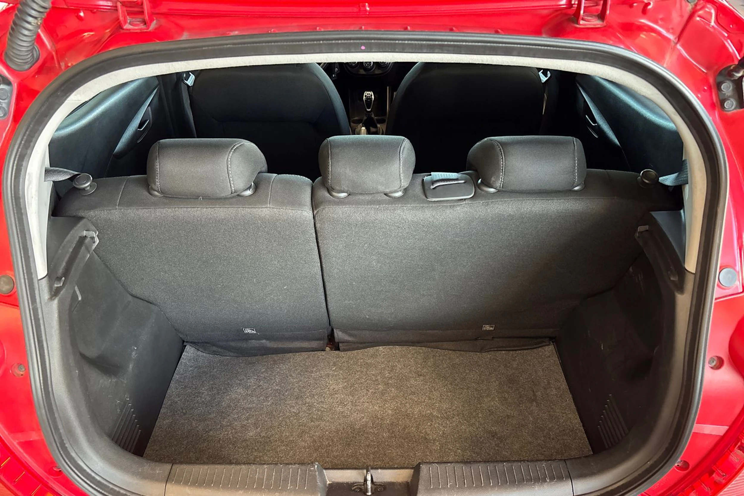 punainen Opel Karl 2016 kuva 23.