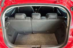 punainen Opel Karl 2016 kuva 23.