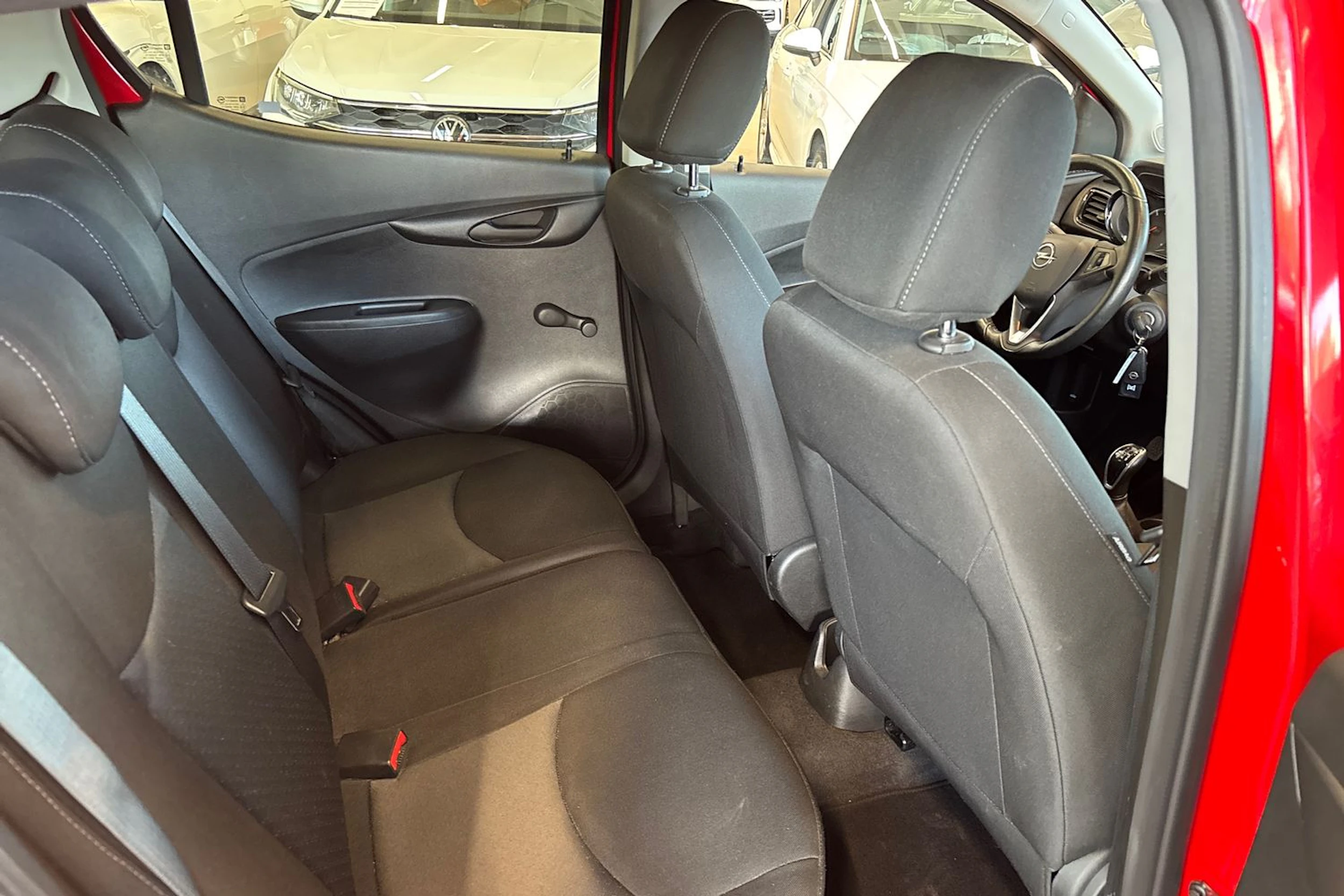 punainen Opel Karl 2016 kuva 24.